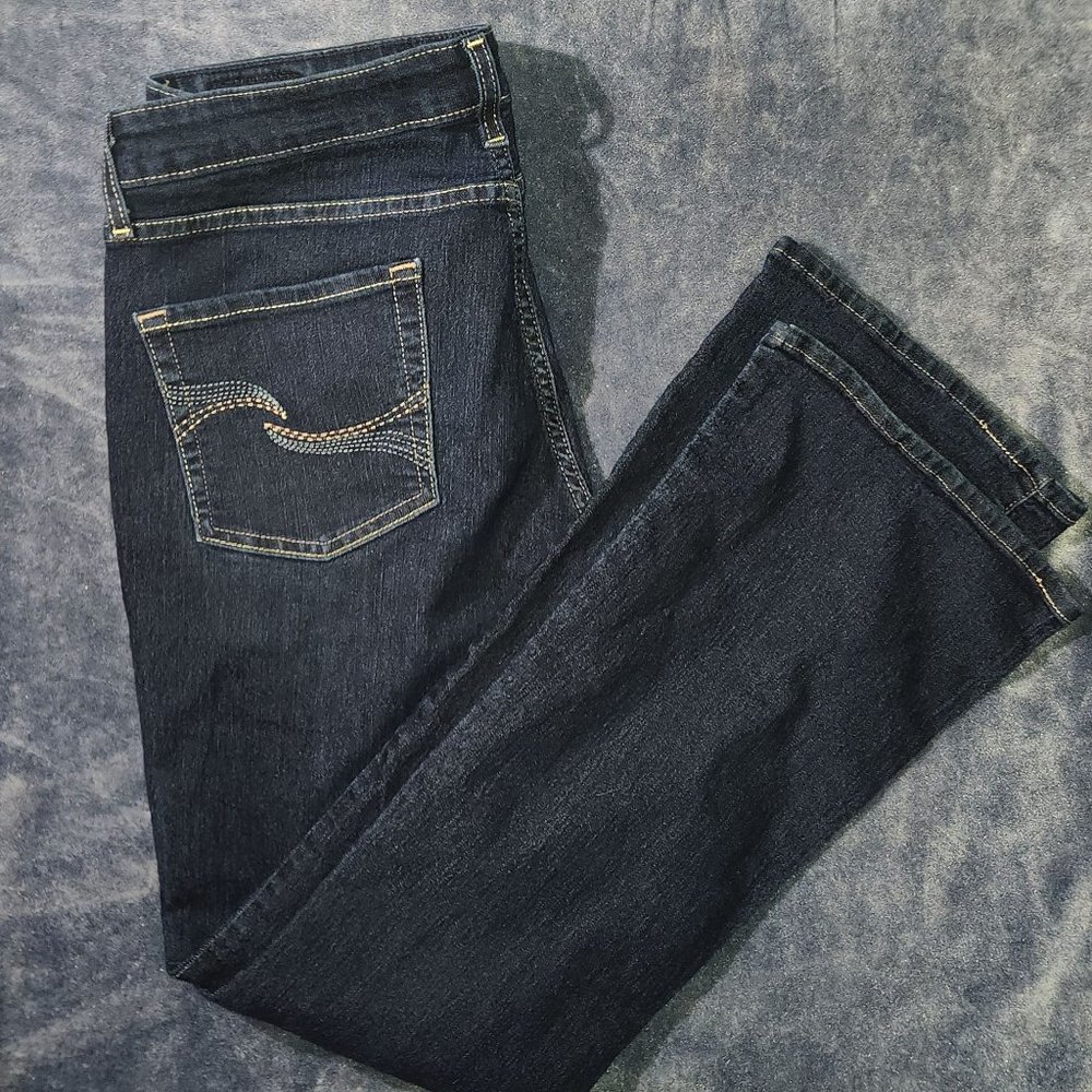 Levi Strauss signature Ladies' bootcut jeans in size 14 Long